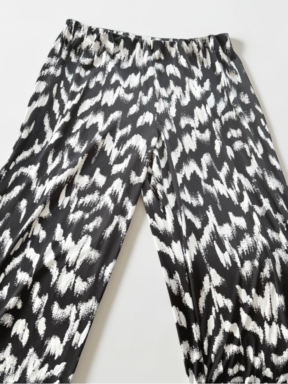 JM Collection Pants Slinky Pull On Boho Aztec Feminine Resort Black Size Medium - Picture 2 of 10
